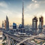 जागतिक स्कायलाइन्सवर वर्चस्व गाजवणारे आणि लक्झरी रिअल इस्टेटची पुन्हा व्याख्या करणारे टॉप 5 आयकॉनिक टॉवर