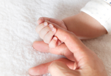 8 सुंदर लहान मुलींची नावे ज्याचा अर्थ कृपा आणि अभिजात आहे