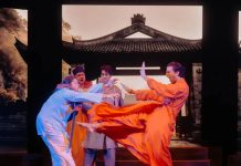 रंगमंचावर बोधिधर्माच्या अंतर्बाह्य प्रवासाचे पुनरुच्चार