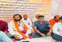 छत्रपतींच्या सन्मानासाठी संघटनांचा एल्गार: शिवाजी महाराज चौकात उपोषण व आंदोलन