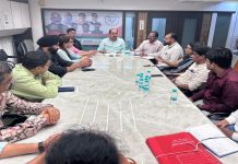 उल्हासनगरातील मध्यवर्ती हॉस्पिटलमधील विविध समस्यांवर डॉक्टर आणि आमदार कुमार आयलानी यांची महत्त्वाची बैठक संपन्न