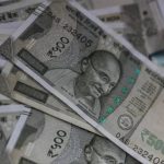 सीबीआयच्या मुंबई युनिटने आयआरएस दाम्पत्यावर ४.६ कोटी रुपयांच्या भ्रष्टाचारप्रकरणी गुन्हा दाखल केला आहे