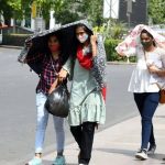 वारंवार होणाऱ्या वीजपुरवठा खंडित होण्याने मुंबईकरांच्या हाताला तडाखा बसला आहे