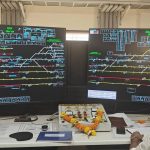 मुंबईचे दादर रेल्वे स्थानक सुरक्षा आणि कार्यक्षमता वाढवण्यासाठी इलेक्ट्रॉनिक इंटरलॉकिंग प्रणाली सुरू करते
