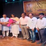 अंबरनाथ मधील धर्मवीर आनंद दिघे नाट्यगृहामध्ये अजित कडकडे यांच्या भक्ती व नाट्यगीतांच्या कार्यक्रमाने अंबरनाथकरांना मंत्रमुग्ध केले