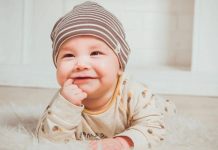 प्राचीन देवतांनी प्रेरित 10 सुंदर बालकांची नावे आणि त्यांचे शक्तिशाली अर्थ