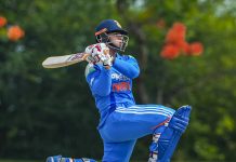 ‘वैभव सूर्यवंशी तयार आहे, पण…’: भारताचे प्रशिक्षक रायन टेन डोशेट यांनी किशोरवयीन व्यक्तींसह संयम राखण्याचे आवाहन केले