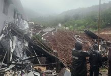 पुण्यात दरड कोसळल्याने 1 ठार, 2 अडकल्याची भीती; बचाव कार्य चालू आहे