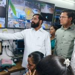 महाराष्ट्राचे उपमुख्यमंत्री एकनाथ शिंदे यांच्या बदलीचे आदेश, ‘काम न करणाऱ्या’ ठाणे नागरी अधिकाऱ्यांच्या निलंबनानंतर पावसाने जोरदार तडाखा दिला.