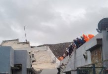 विषारी वायू, अस्थिर इमारत मोशी बचावात अडथळा