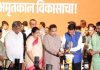 पुण्याला पुरंदर विमानतळाला जोडण्यासाठी दिवे घाटमार्गे दुहेरी बोगदे करण्याकडे मुख्यमंत्र्यांचे लक्ष, व्यवहार्यता अभ्यासाची मागणी | पुणे बातम्या