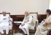 पवारांनी पंतप्रधानांची भेट घेतल्यानंतर, राजकारणावर बोलू नका, असे पक्षाचे म्हणणे आहे, त्यांनी विरोधकांची मागणी सांगितली