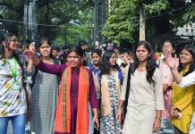 मुंबईत अनेक वर्षांच्या कॅम्पसच्या उदासीनतेनंतर विद्यार्थ्यांना रॅलींग पॉइंट सापडला आहे का? | मुंबई बातम्या