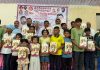 टिळकनगरात खासदार डॉ. श्रीकांत शिंदे यांच्या माध्यमातून विद्यार्थ्यांना मोफत वह्यांचे वाटप; नागरिकांचा उत्स्फूर्त प्रतिसाद