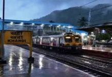 खर्डी येथे २० मिनिटे लोकल खोळंबली; राजधानी एक्सप्रेसला प्राधान्य, प्रवाशांचा संताप रेल्वे प्रशासनाचा भोंगळ कारभार; कसारा मार्गावरील प्रवाशांमध्ये तीव्र नाराजी