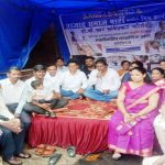 दिल्लीतील जंतर-मंतर आंदोलनाला उल्हासनगरातील सुभाष टेकडीतून समर्थन; भर पावसात एक दिवसीय लाक्षणिक धरणे: केंद्रीय शिक्षणमंत्री व पंतप्रधानांच्या राजीनाम्याची मागणी