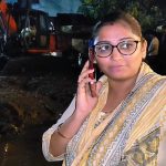 अखेर जिजामाता कॉलनीतील तुंबलेले पाणी बाहेर काढण्यासाठी पोकलेनने खणला रस्ता: जलमय परिस्थितीत अडकलेल्या नागरिकांच्या मदतीला महापौरांची धाव