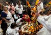 पवित्र श्रावण मासातील पहिल्या श्रावणी सोमवारी महादेवाचे मनोभावे दर्शन